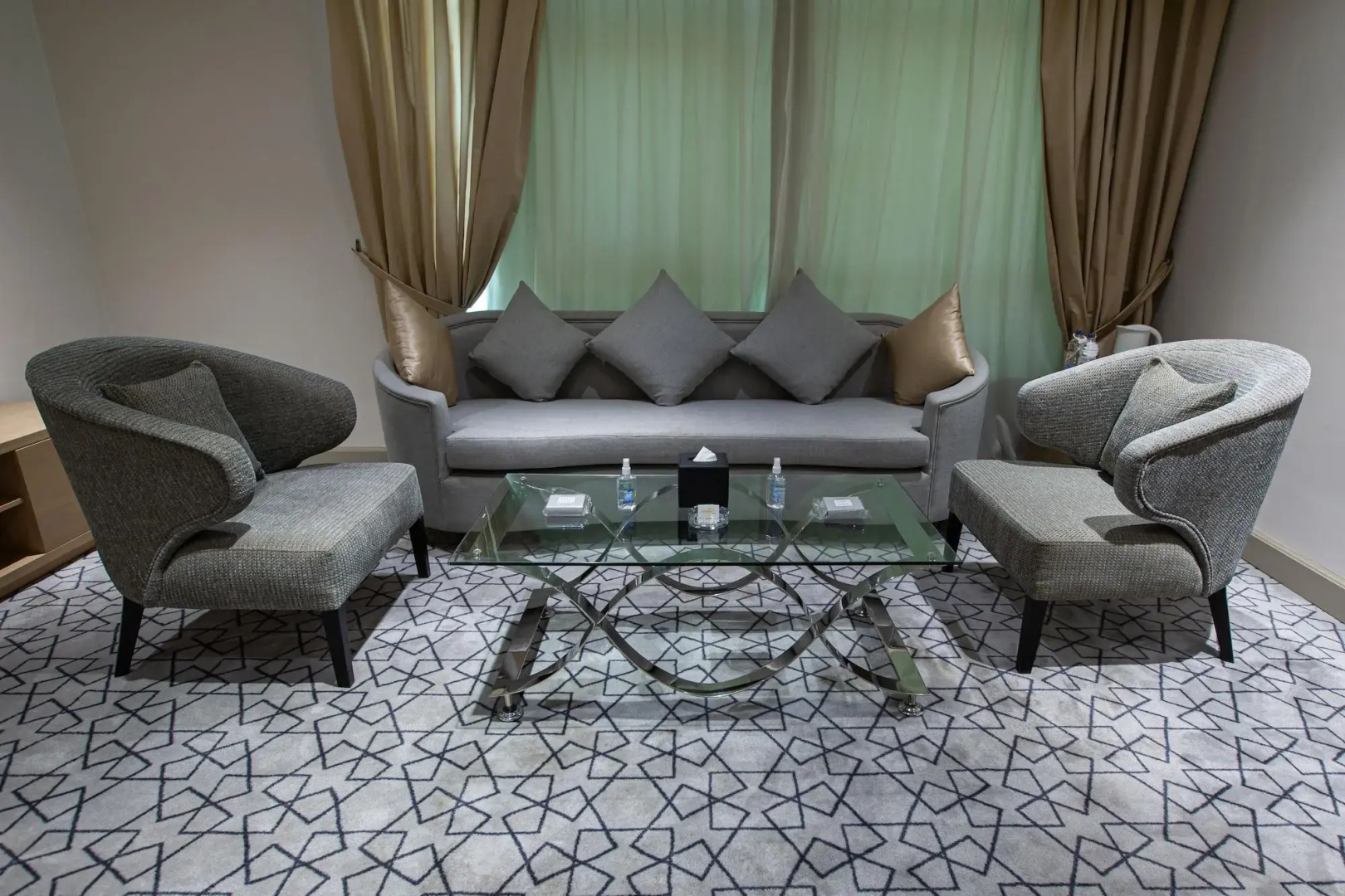 Отель Triumph Plaza Hotel