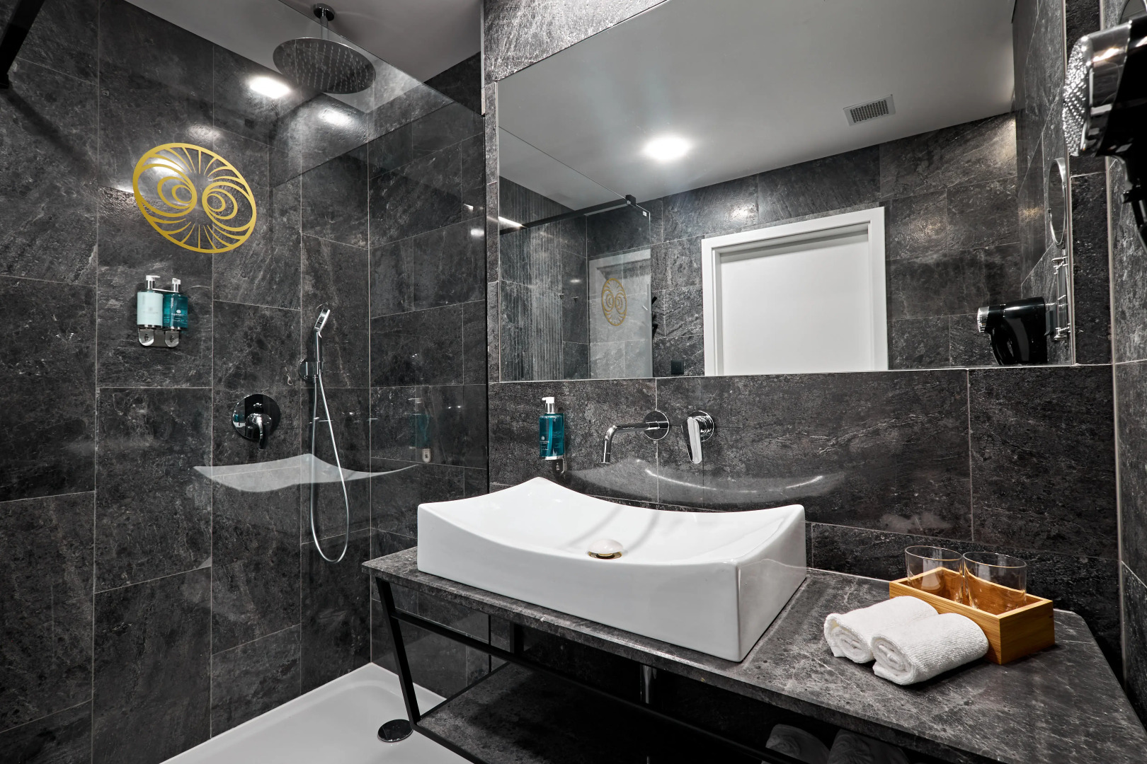 Отель Miramare Magnetic Beach