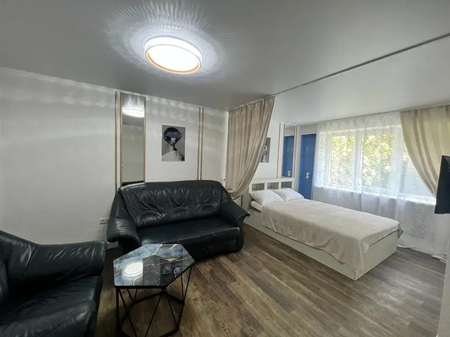 Апартаменты у верхнего озера и парка Юность