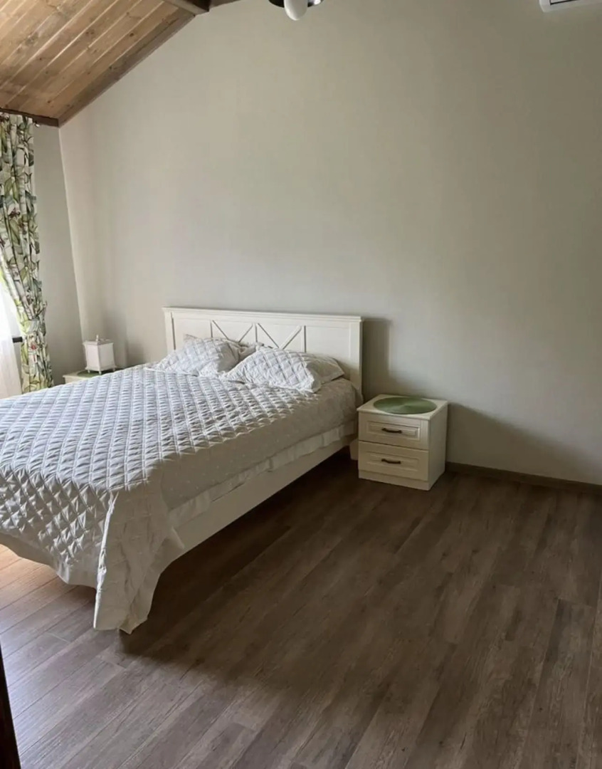 Частный дом Усадьба Сергея Пускепалиса у подножия горы Верблюд с полётами на рассвете