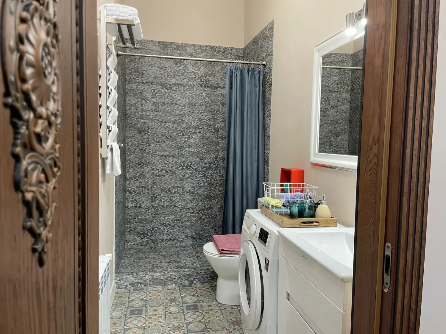 Квартира лофт с террасой на набережной в центре