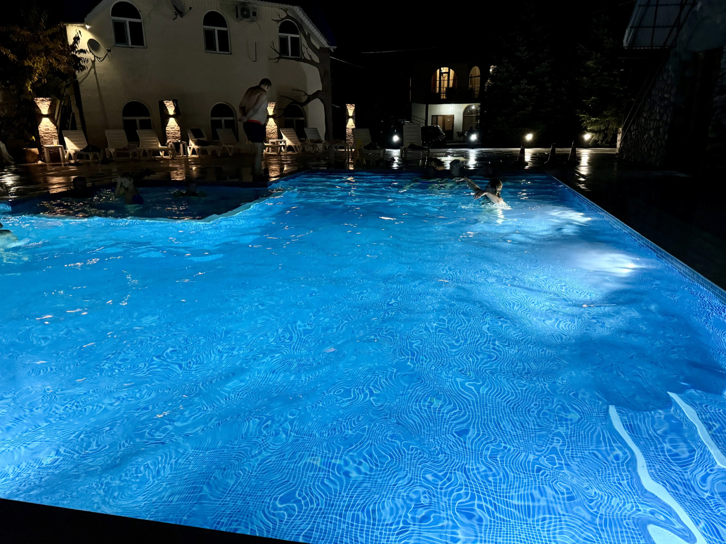 Отель Гостиничный комплекс Эдем