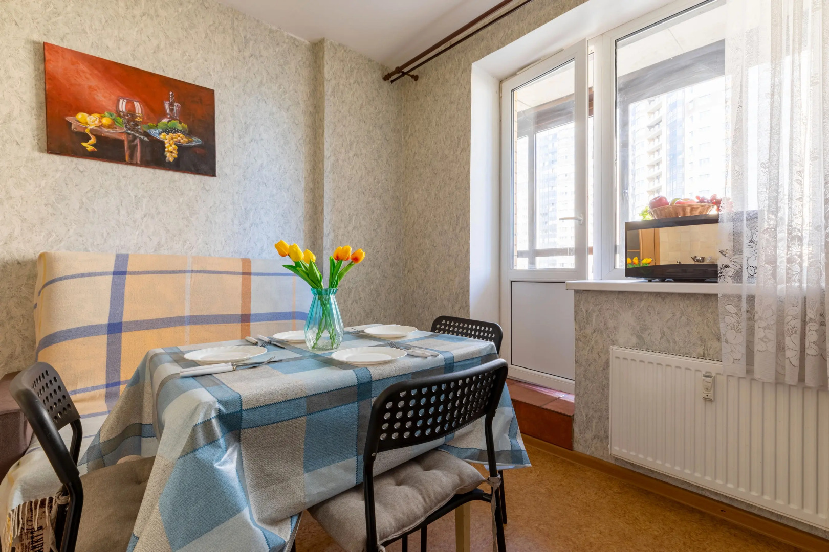 Апартаменты евро трёхкомнатные рядом с метро