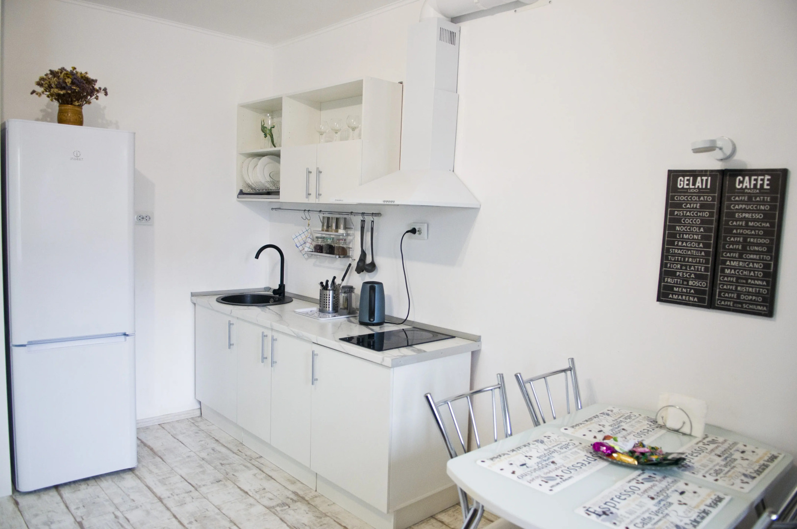 Квартира Студия от Vgosti61 Черное на Белом