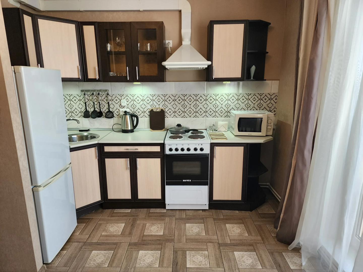 Квартира Студия с Балконом и Видом на Озеро Чебаркуль Рядом с Вокзалом