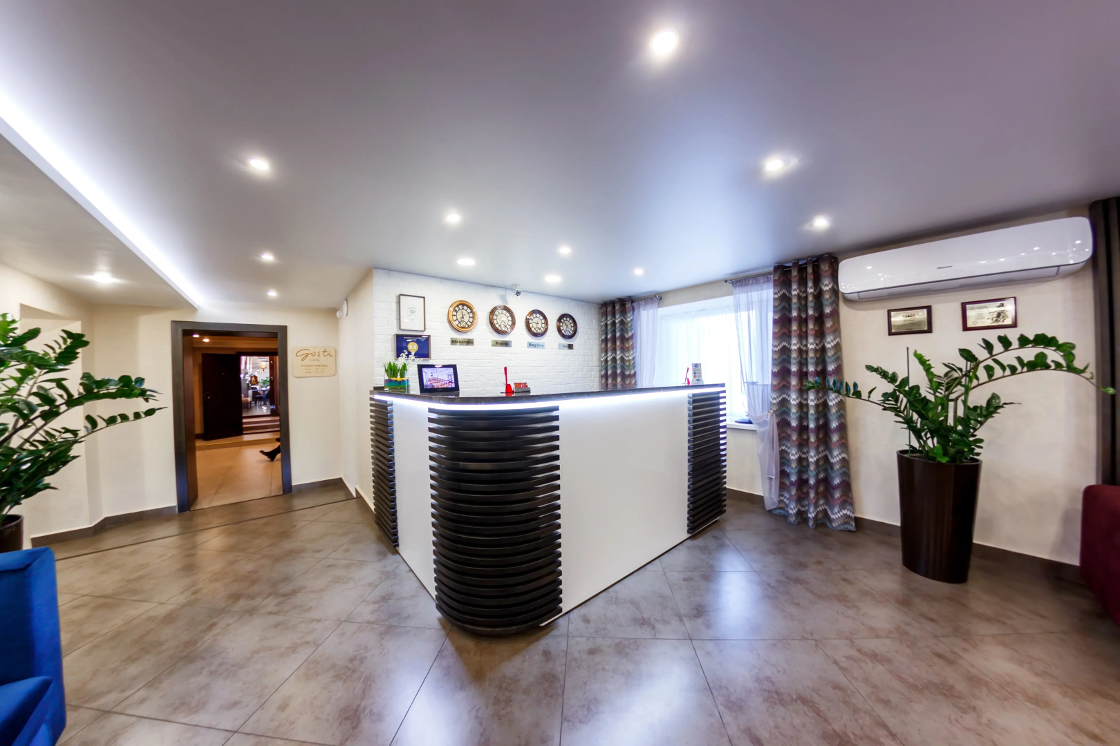 Отель Аврора