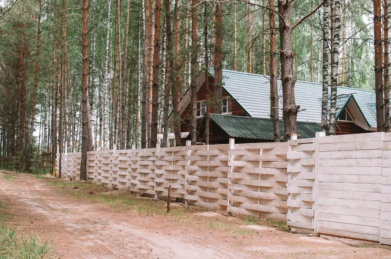 Частный дом в лесу у реки Пра на первой береговой линии
