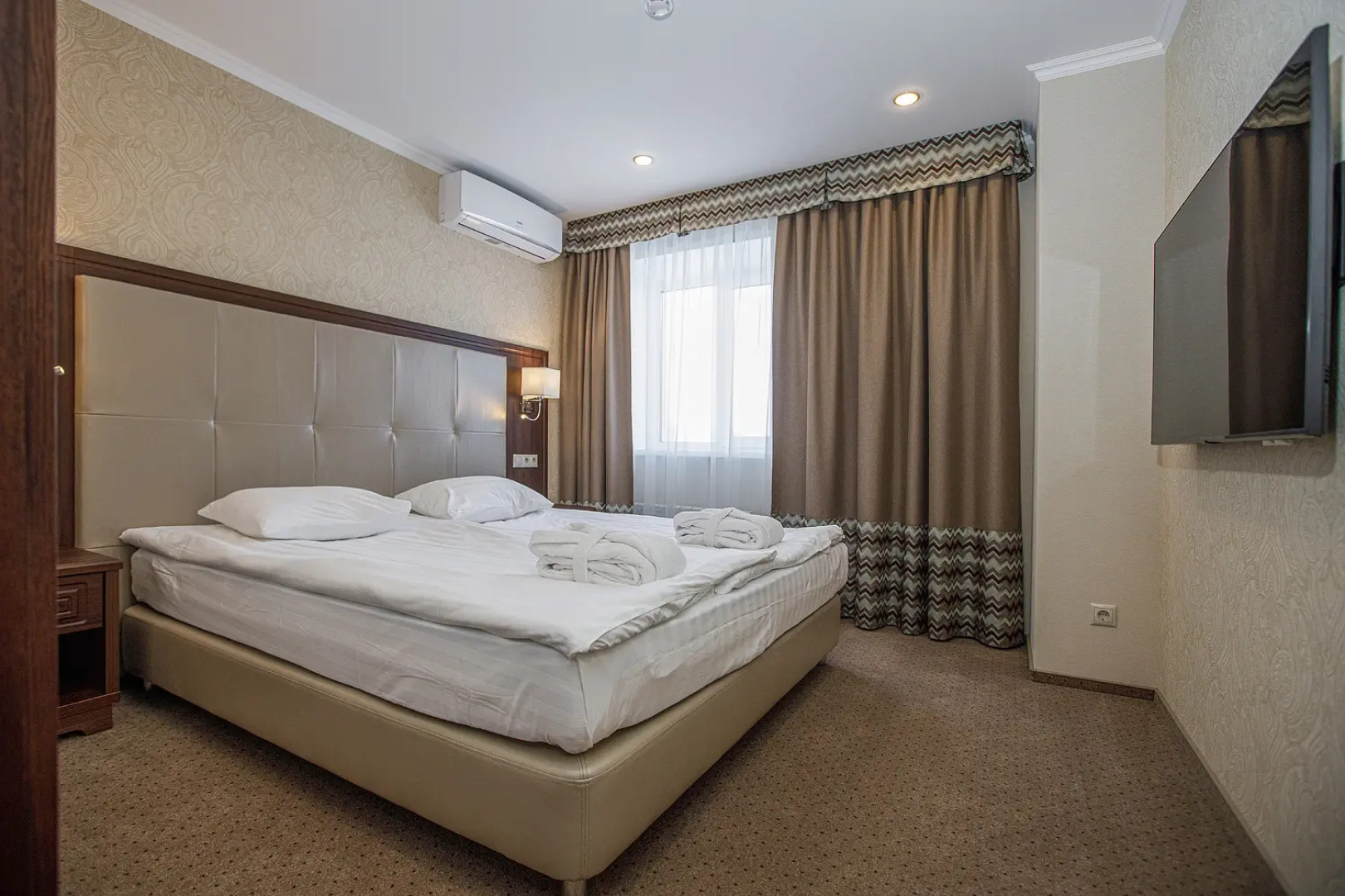 Гостиница «У Золотых ворот»