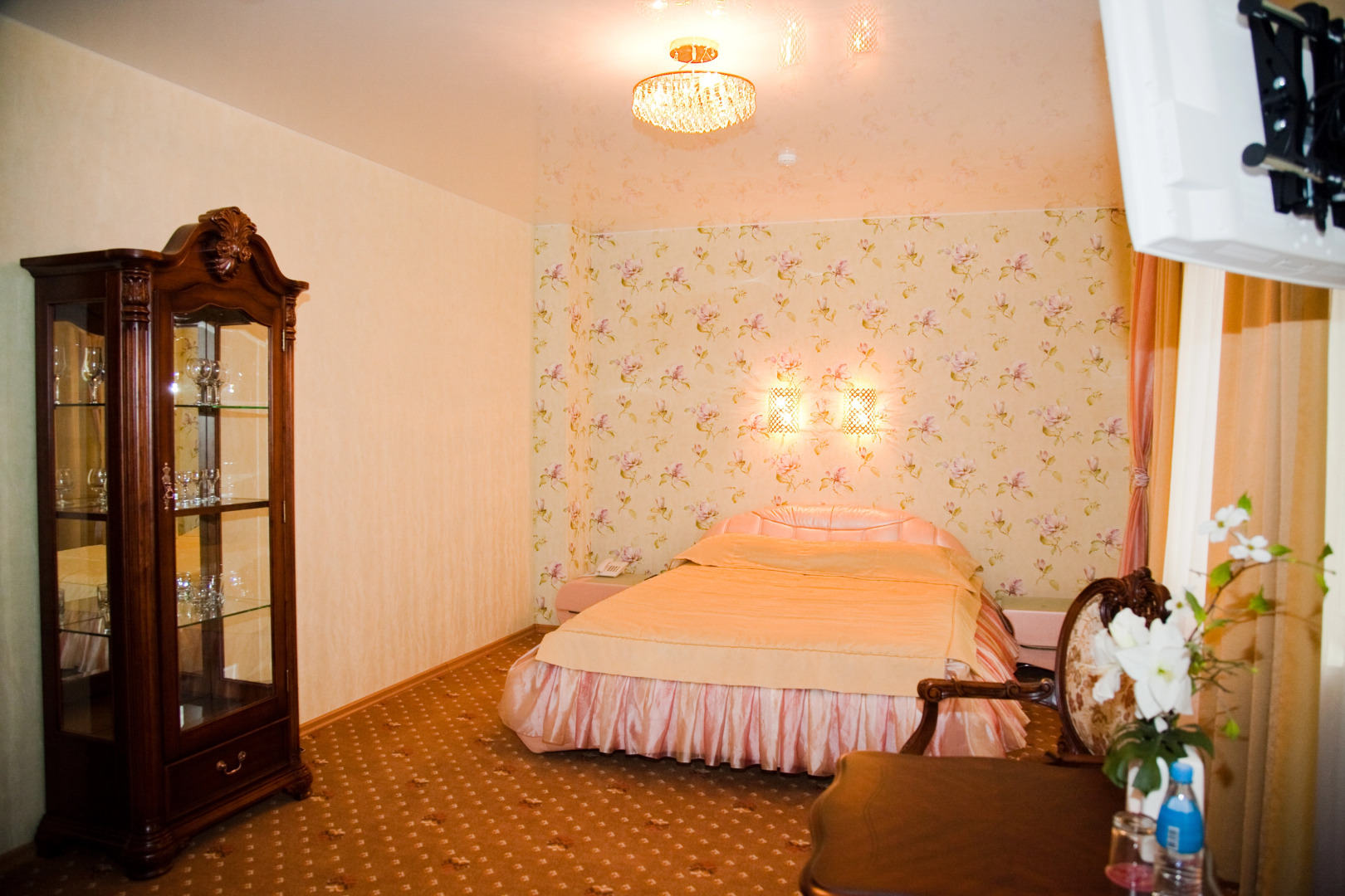 Отель Ренессанс