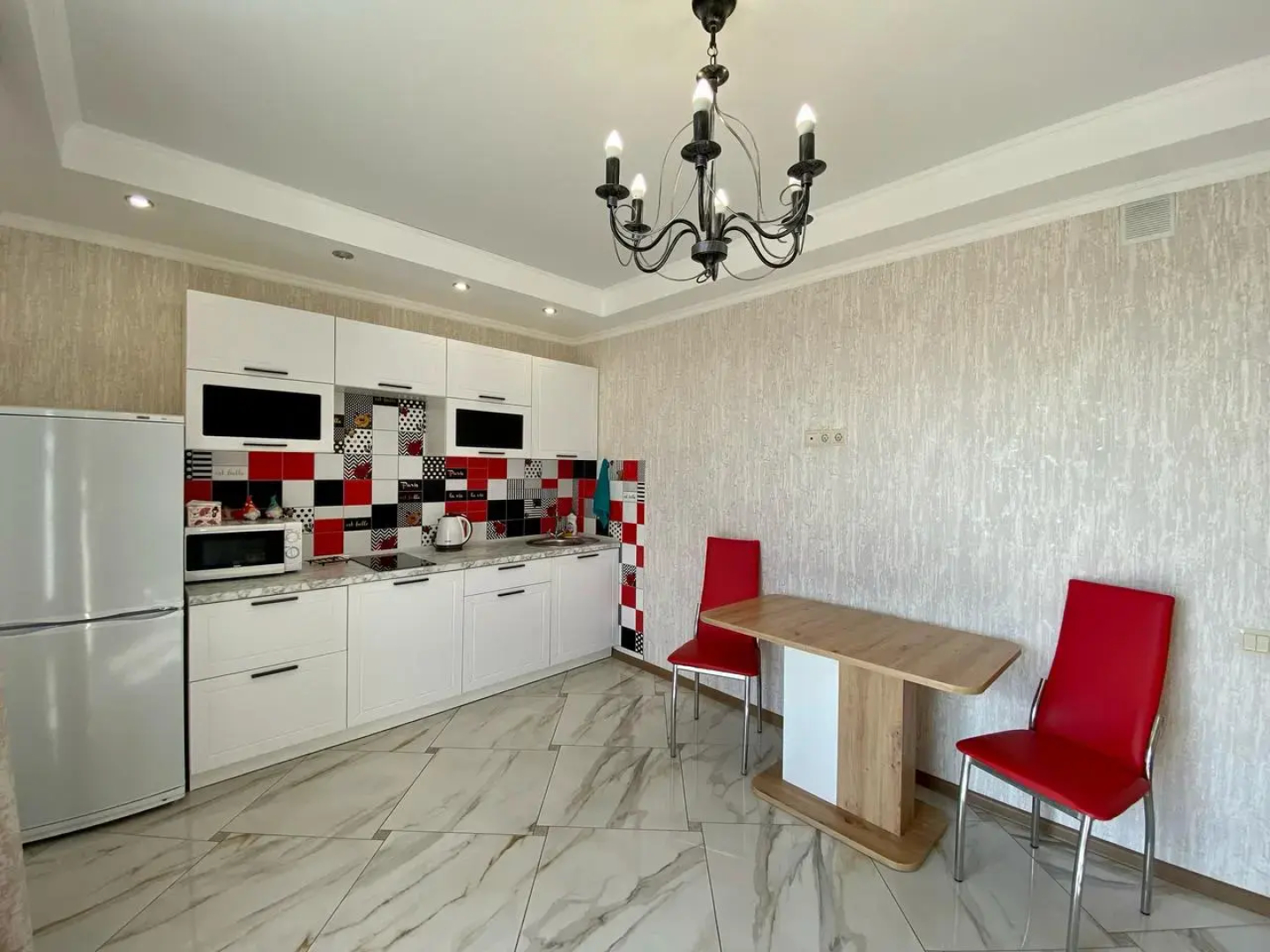 Апартаменты Вега на площади Поликарпова