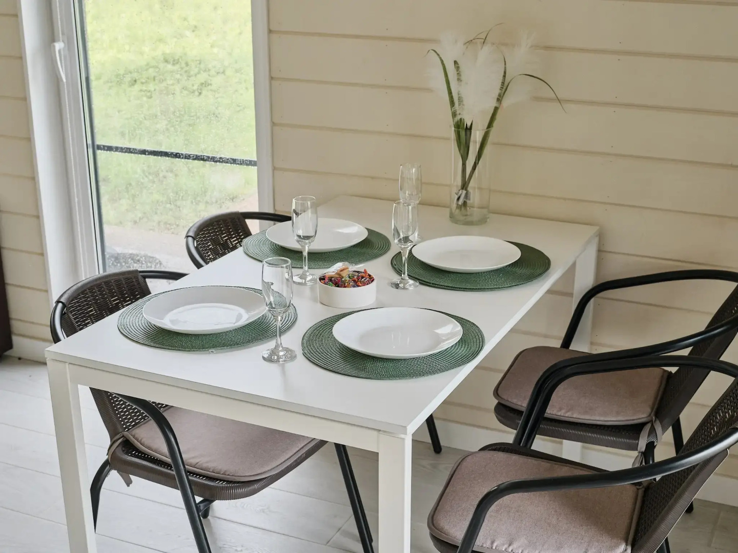 Частный дом с сауной, детской и спортивной площадкой