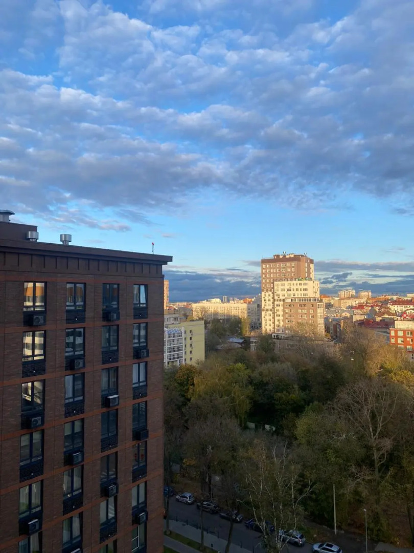 Апартаменты Просторная студия в центре на ул. Горького 23а Сова-Дом