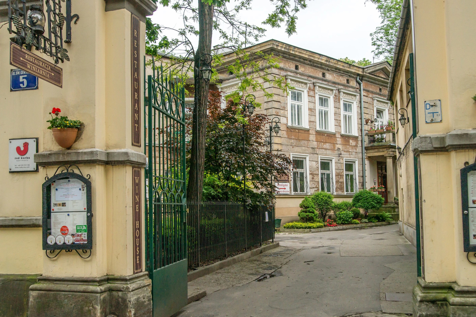 Апартаменты Red kurka