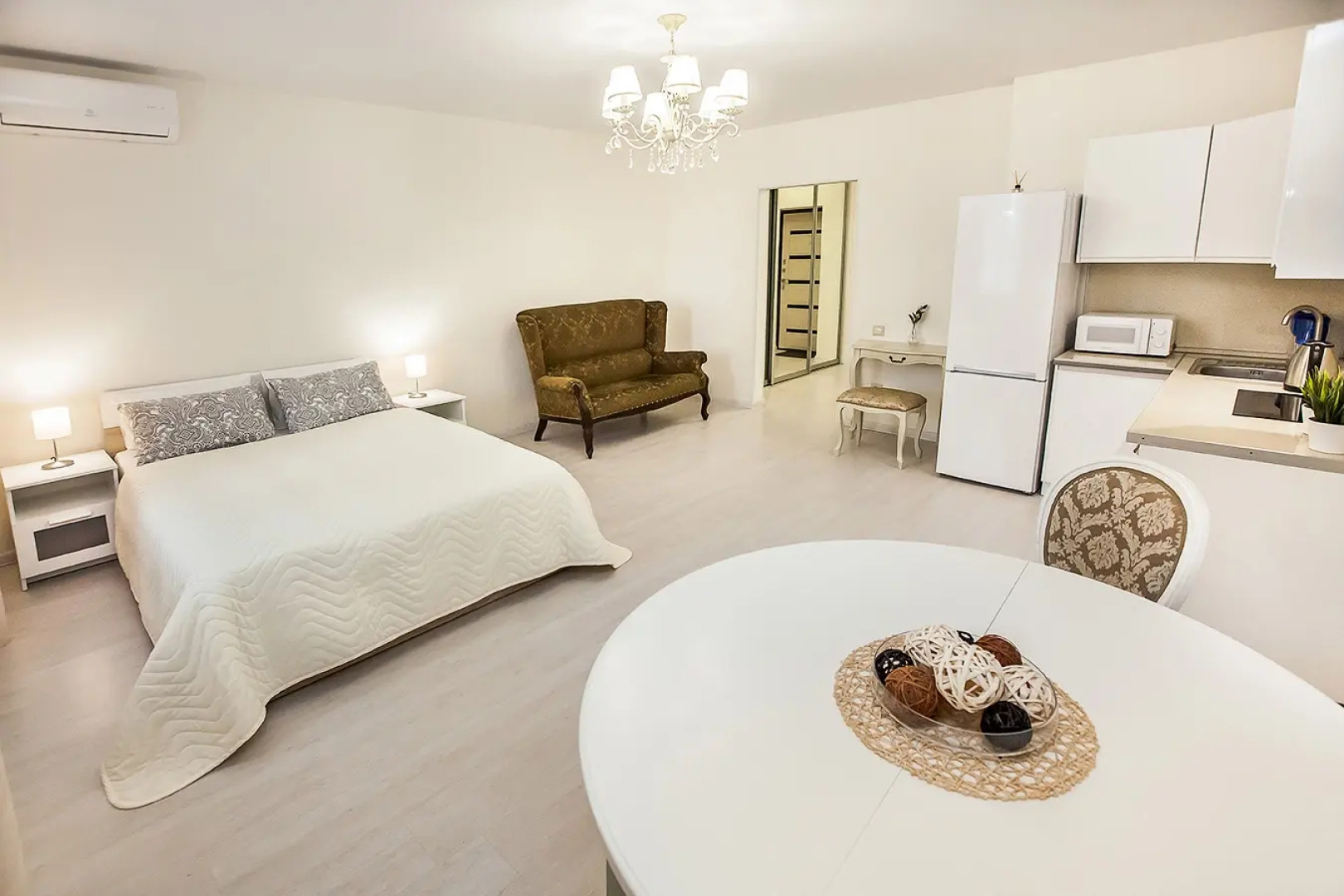 Квартира Белая