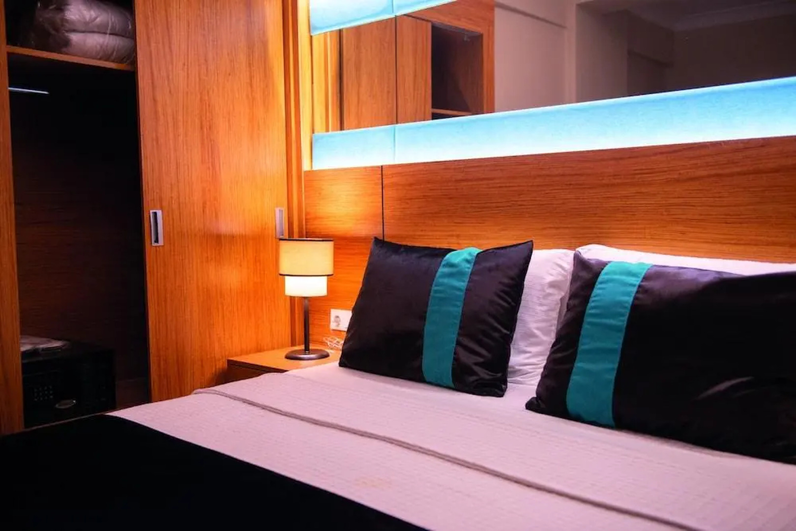 Отель Karamans Sirkeci Suites Hotel