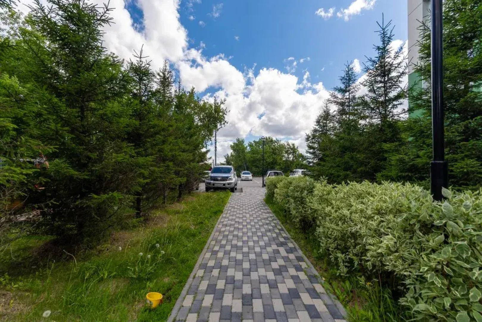 Апартаменты светлые на 16 этаже