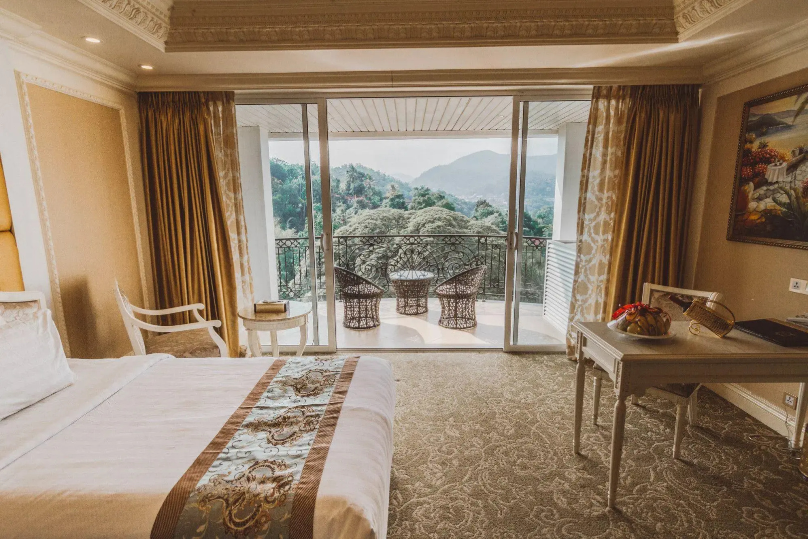Отель The Grand Kandyan