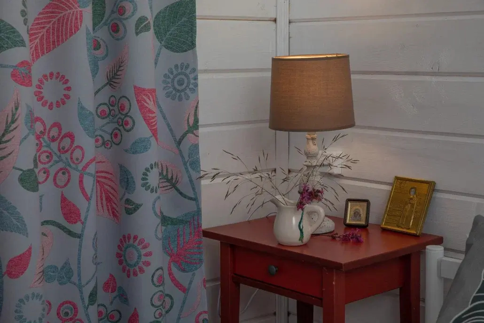 Частный дом стильный рядом с источником