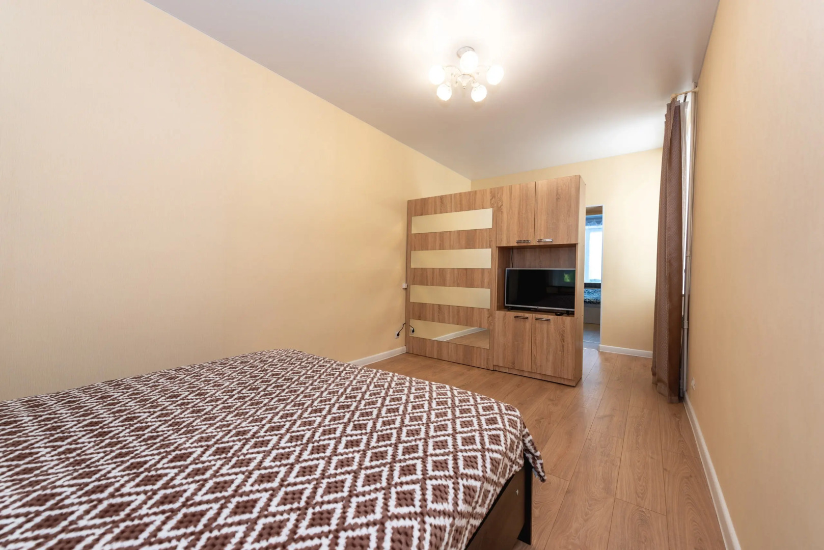 Апартаменты Яр-сутки на Октября 23