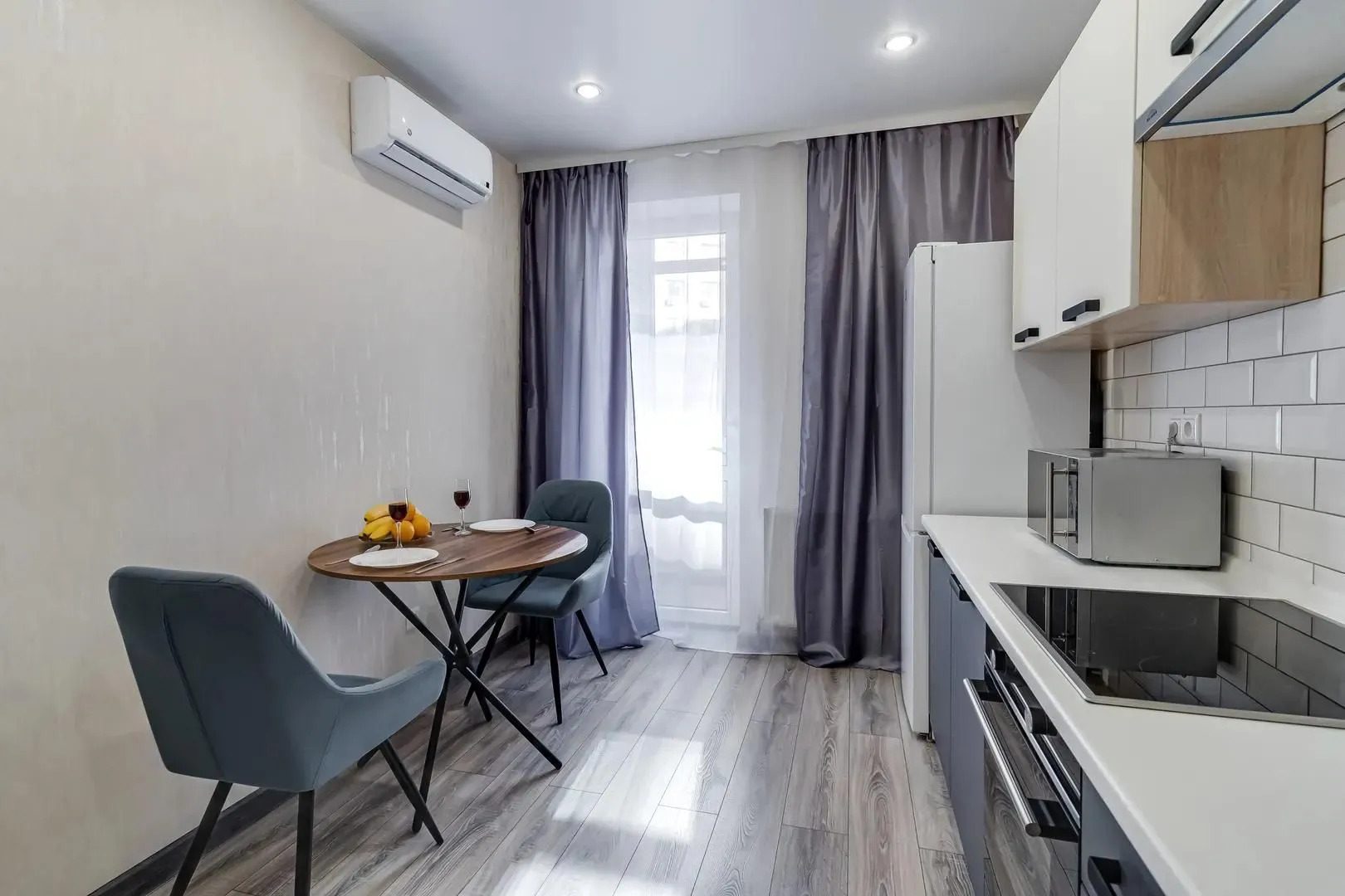 Апартаменты напротив Бизнес центра Аметист