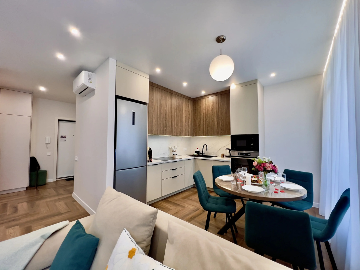 Апартаменты семейные ВыДома в ЖК CityLife в центре города