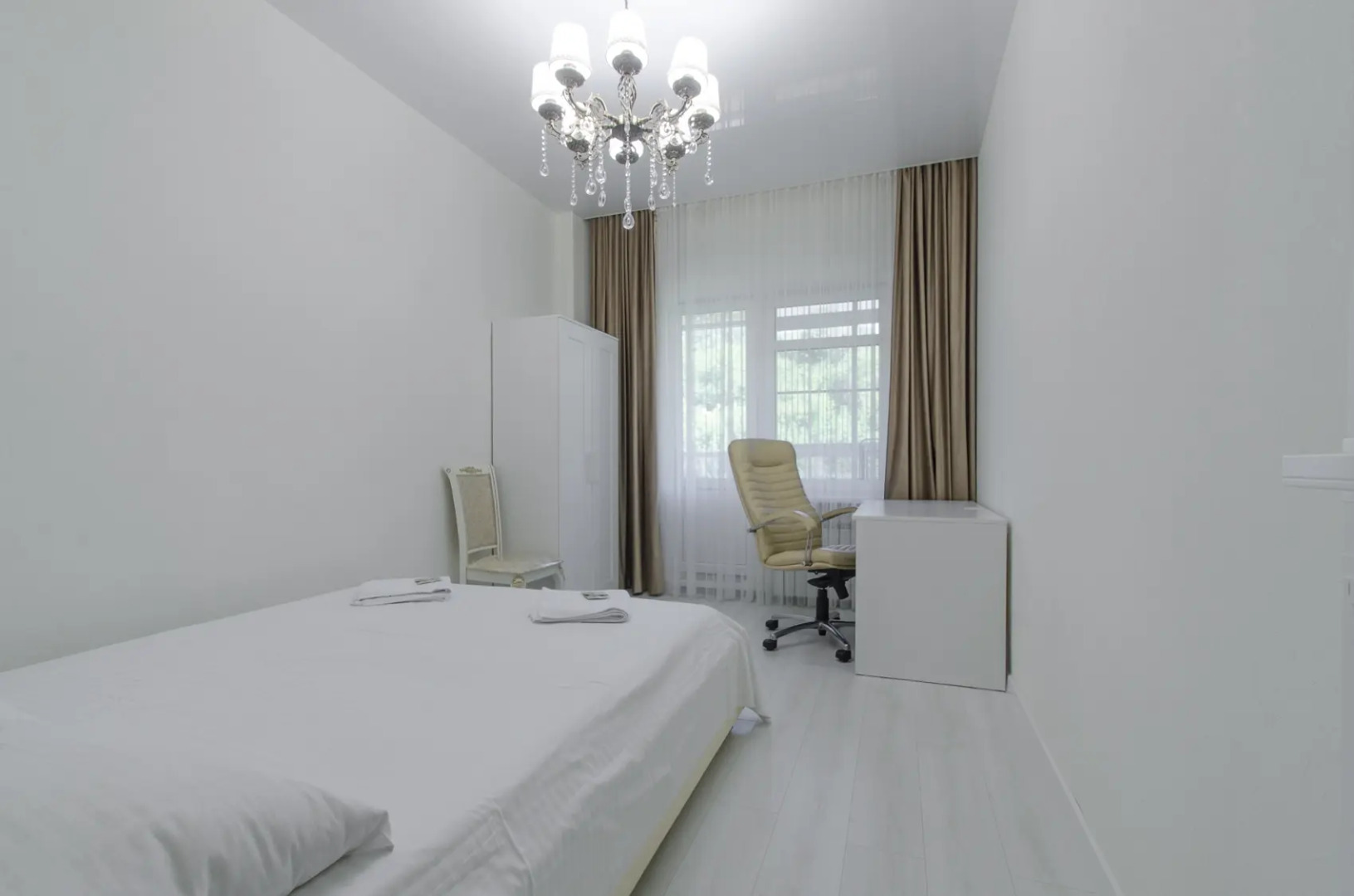 Апартаменты 4 комнатная на заливе