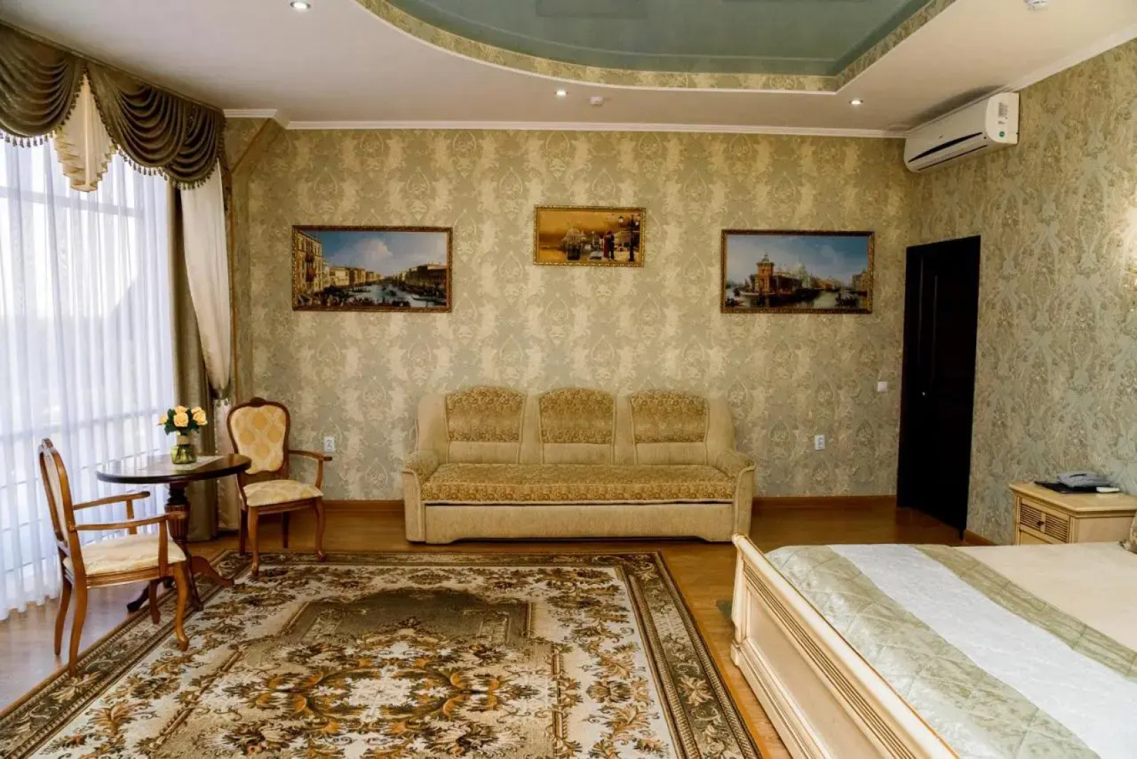 Отель Европа