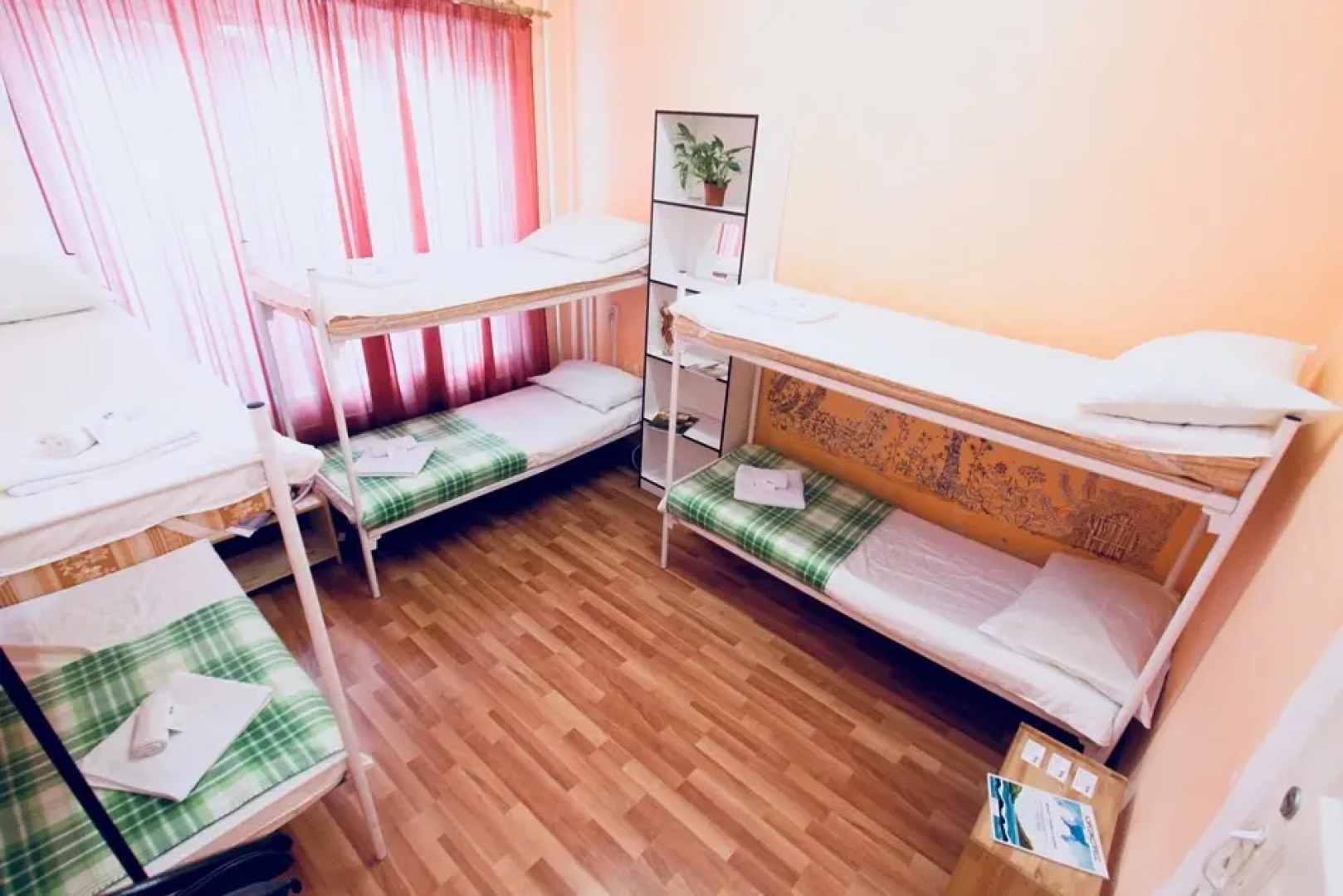 Хостел Гости