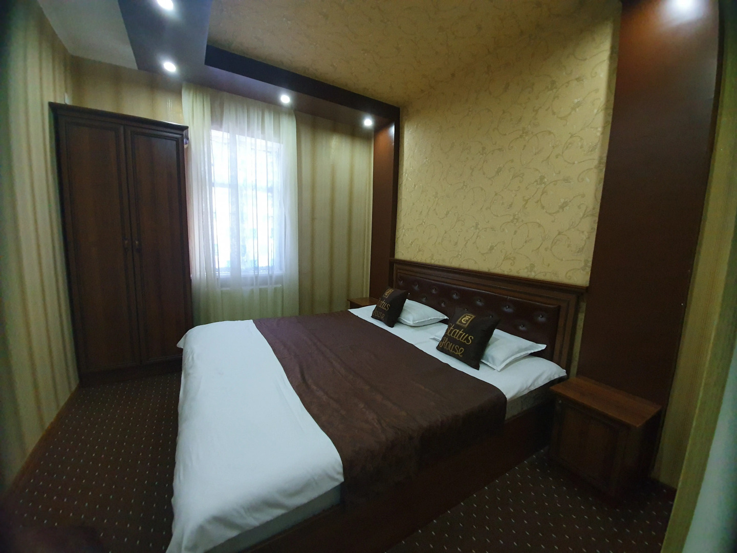 Гостевой дом Status House