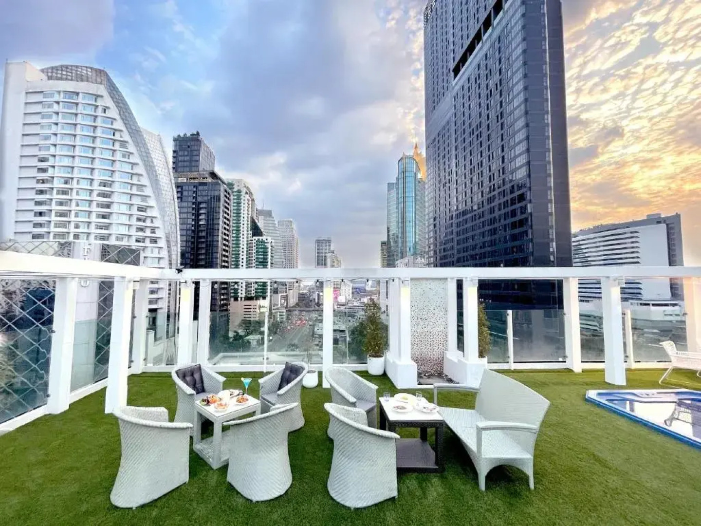 Отель FuramaXclusive Asoke Hotel