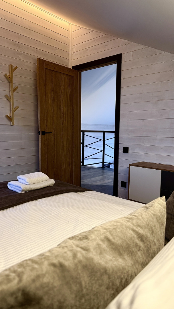 Частный дом с бассейном и баней