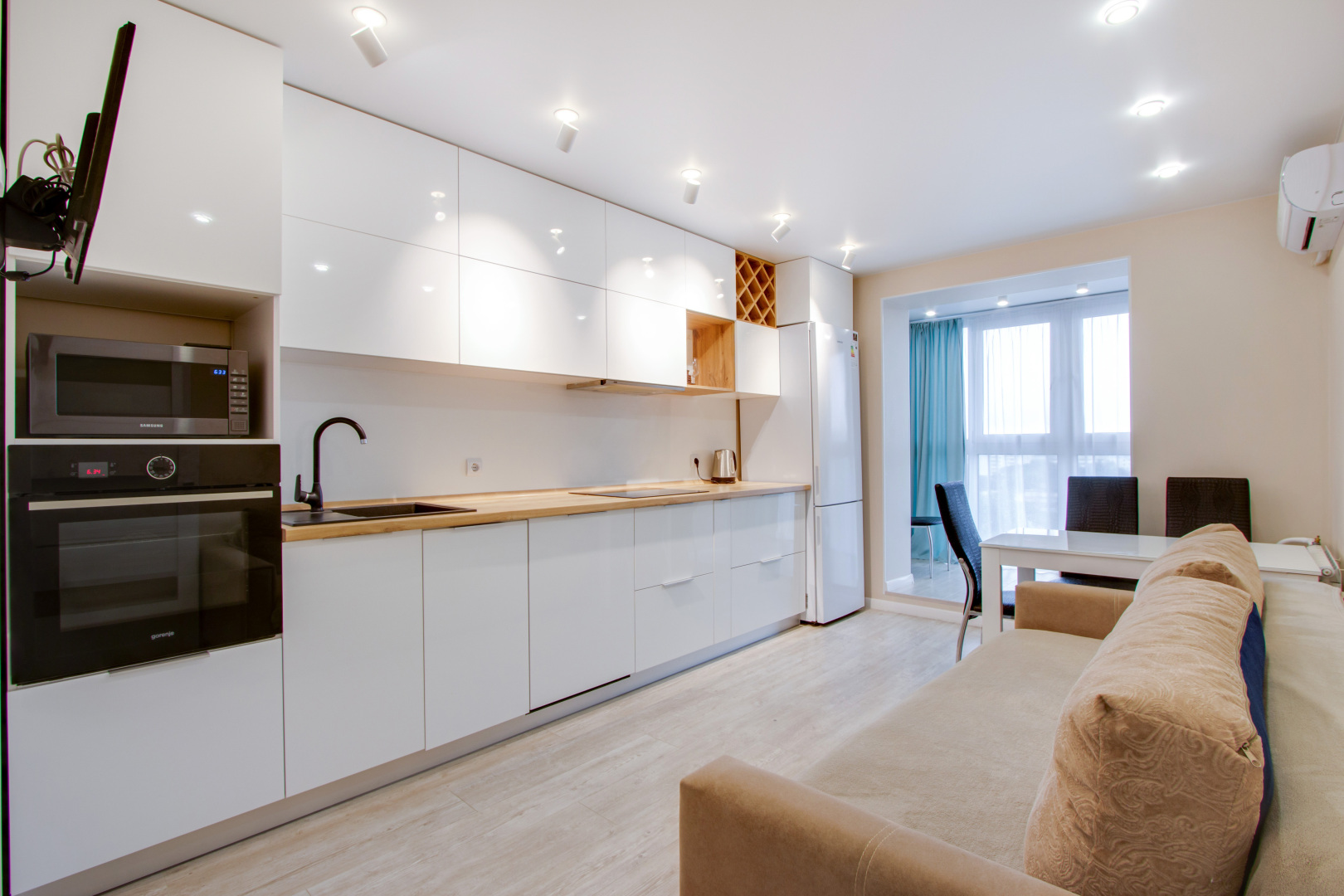 Апартаменты Трёхкомнатные в центре города по Ленинградской 2