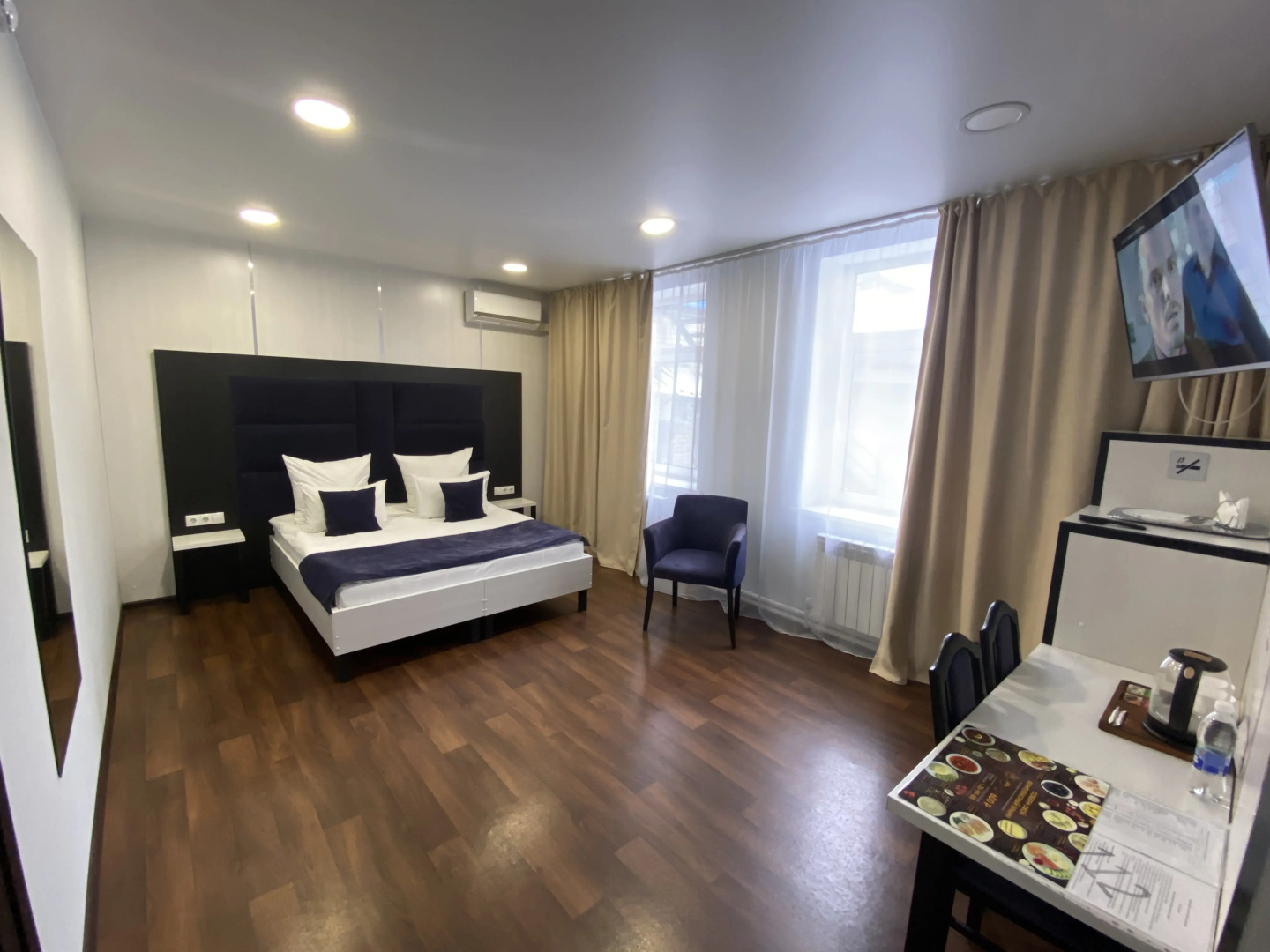 Отель RedFox в центре