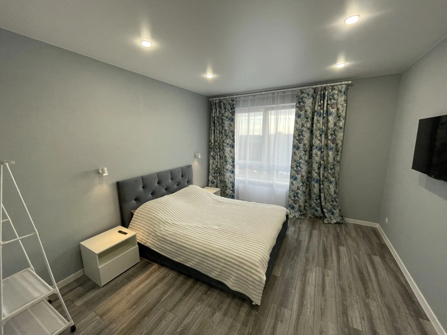 Апартаменты Та самая квартира в самом высоком доме города на 17-м этаже