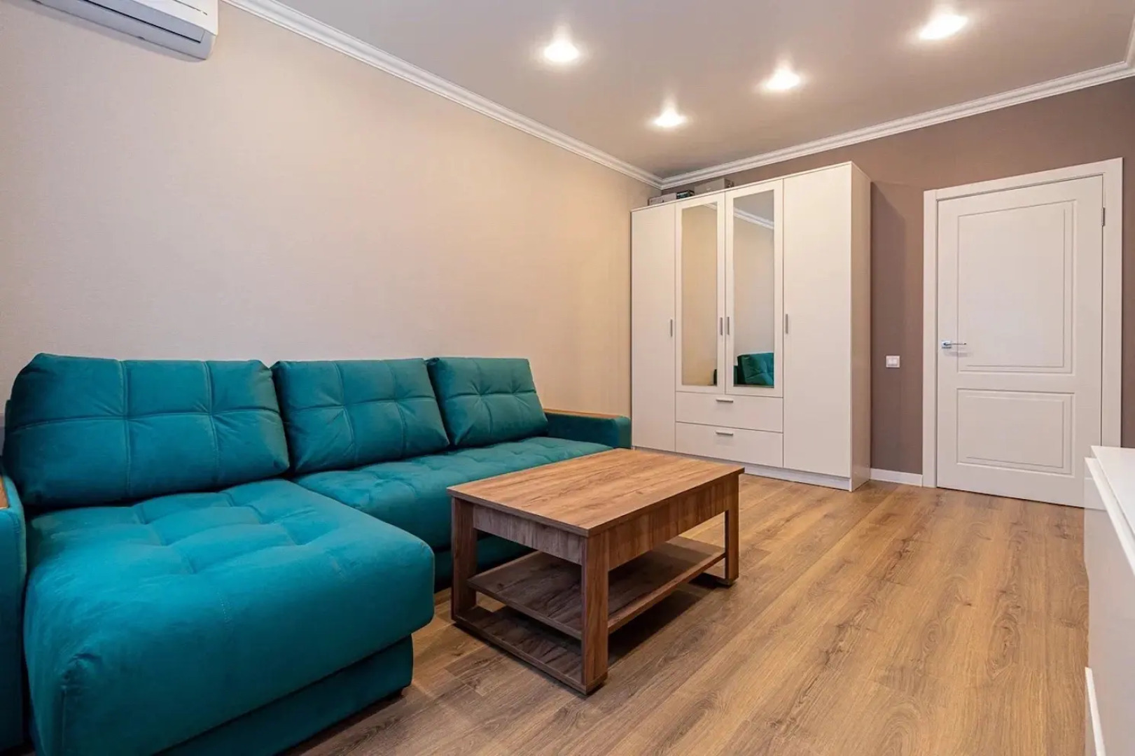 Апартаменты Уютная 2-ком в ЖК Красная Площадь