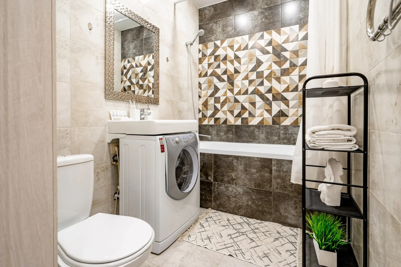 Апартаменты 1+ по Ивана Захарова 9/1