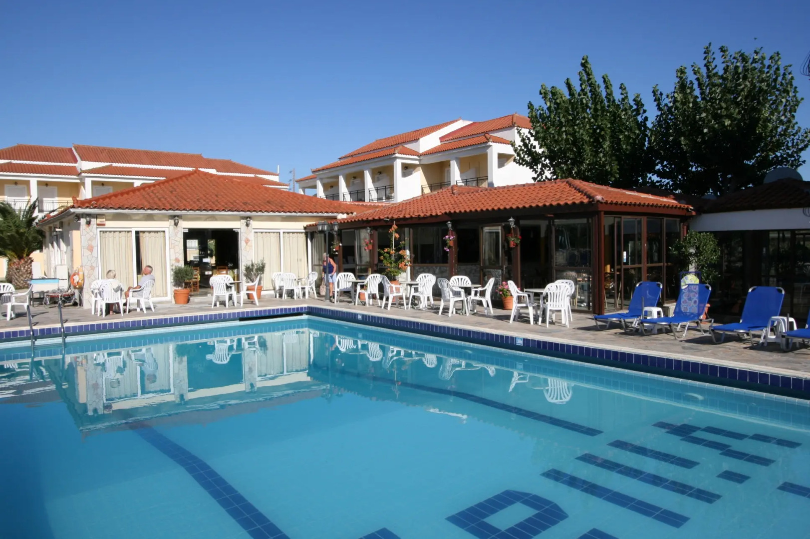 Апарт-отель Village Inn Studios & Family Apartments