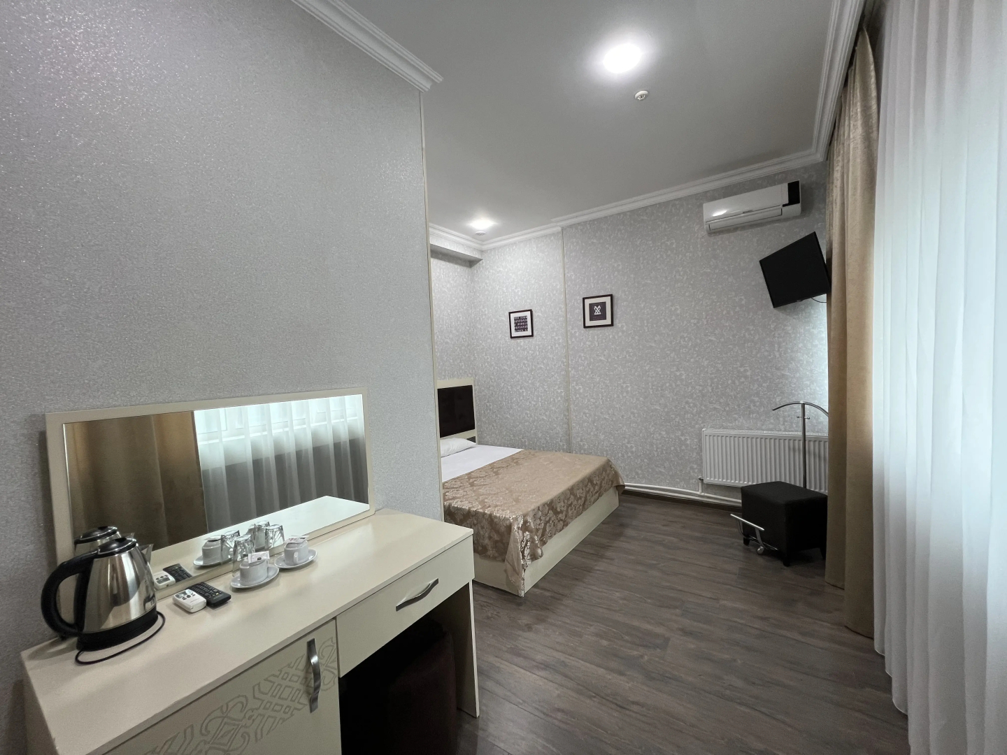 Bulvar Inn Hotel