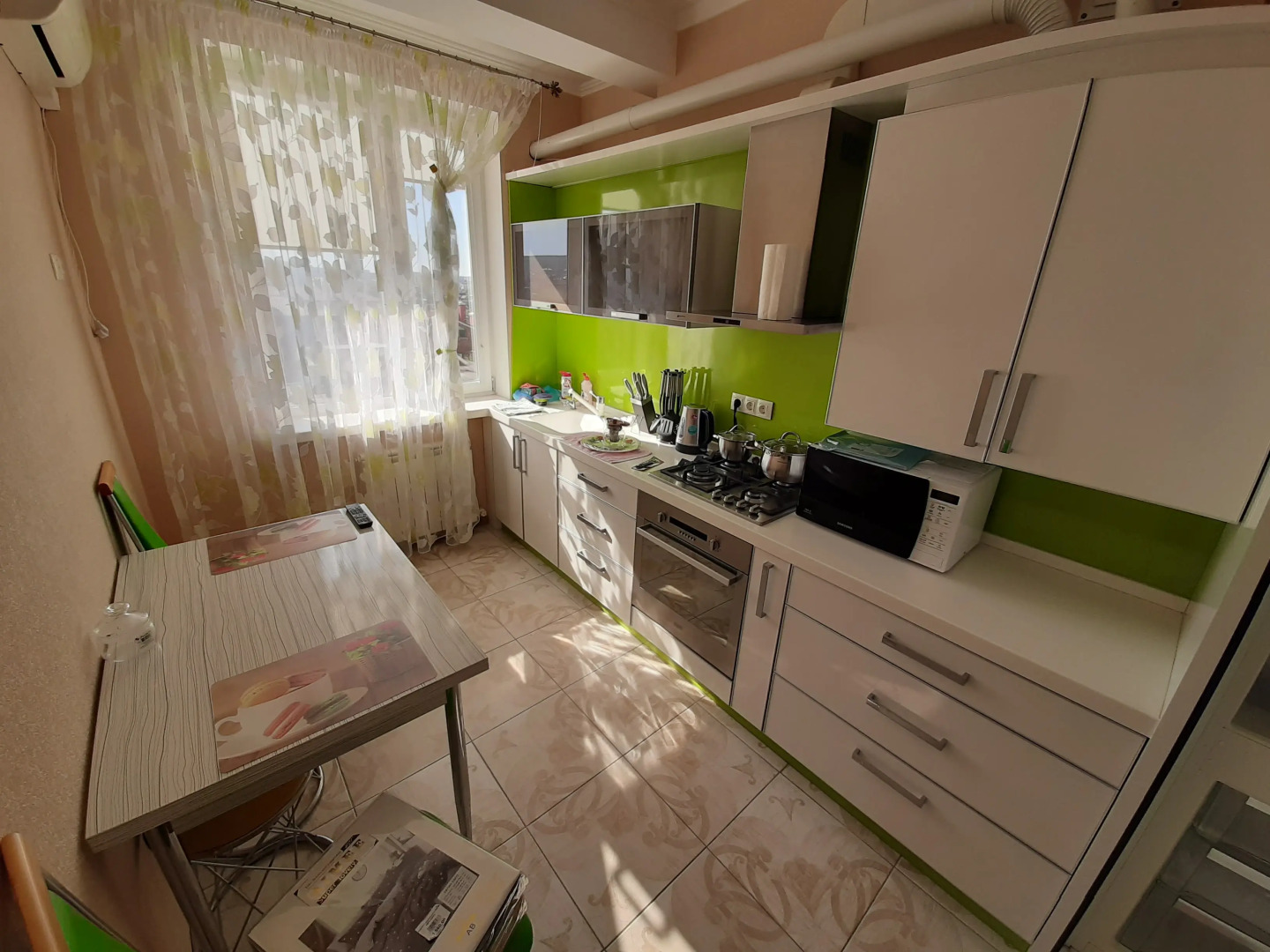 Квартира Двухкомнатная с видом на море и горы