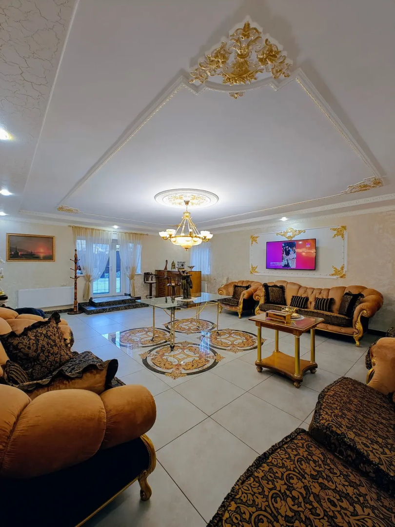 Отель Golden House