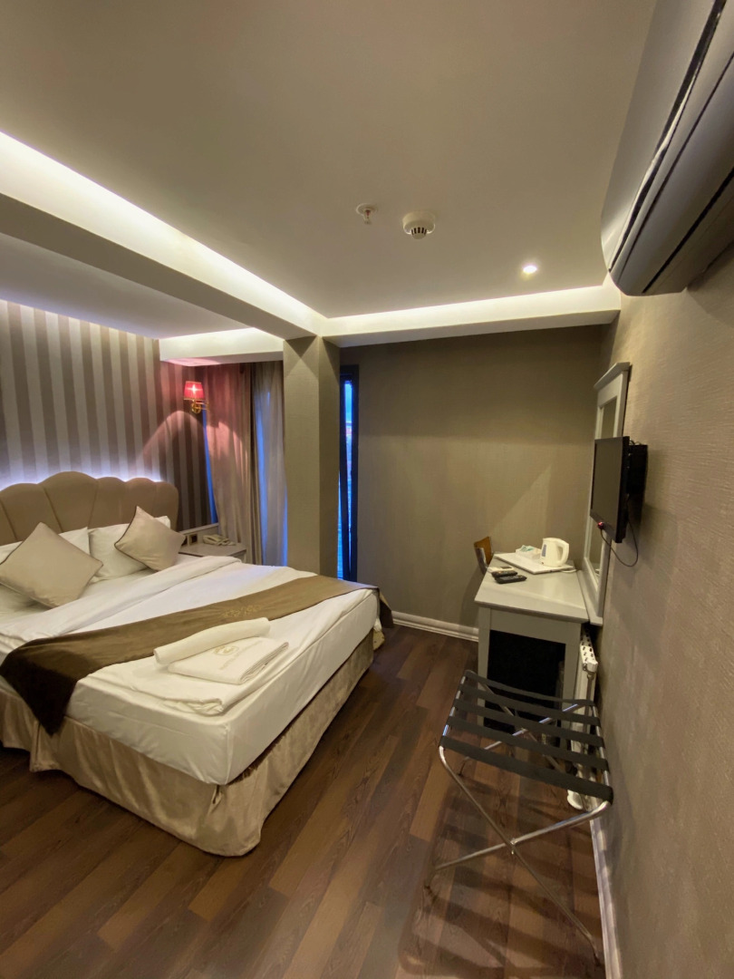 Отель Golden Gate