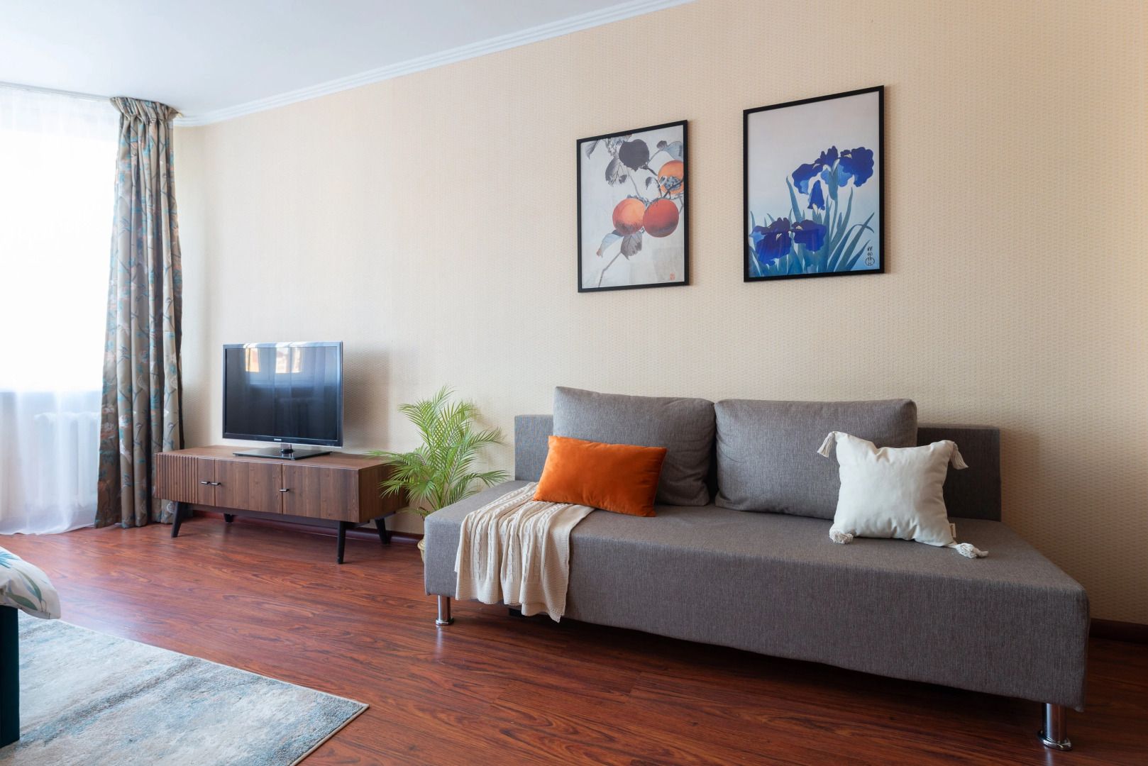 Апартаменты Стильная Квартира с Видом на Мост Влюбленных