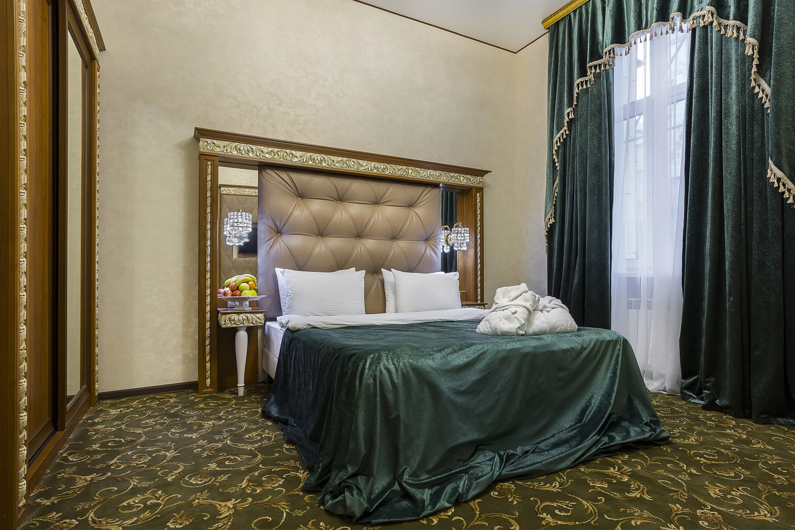 Отель Империя