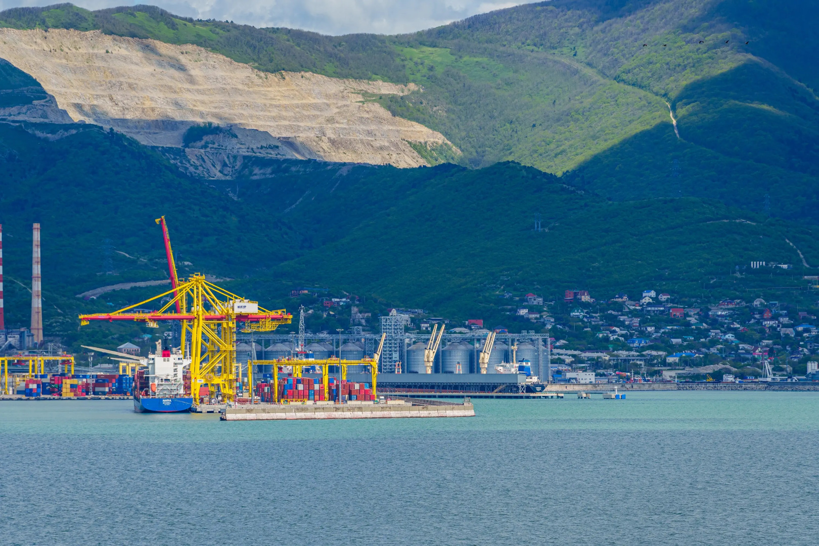 Апартаменты в Новороссийске Расположенные в Жк Комфорт Класса Регата от LetoApart