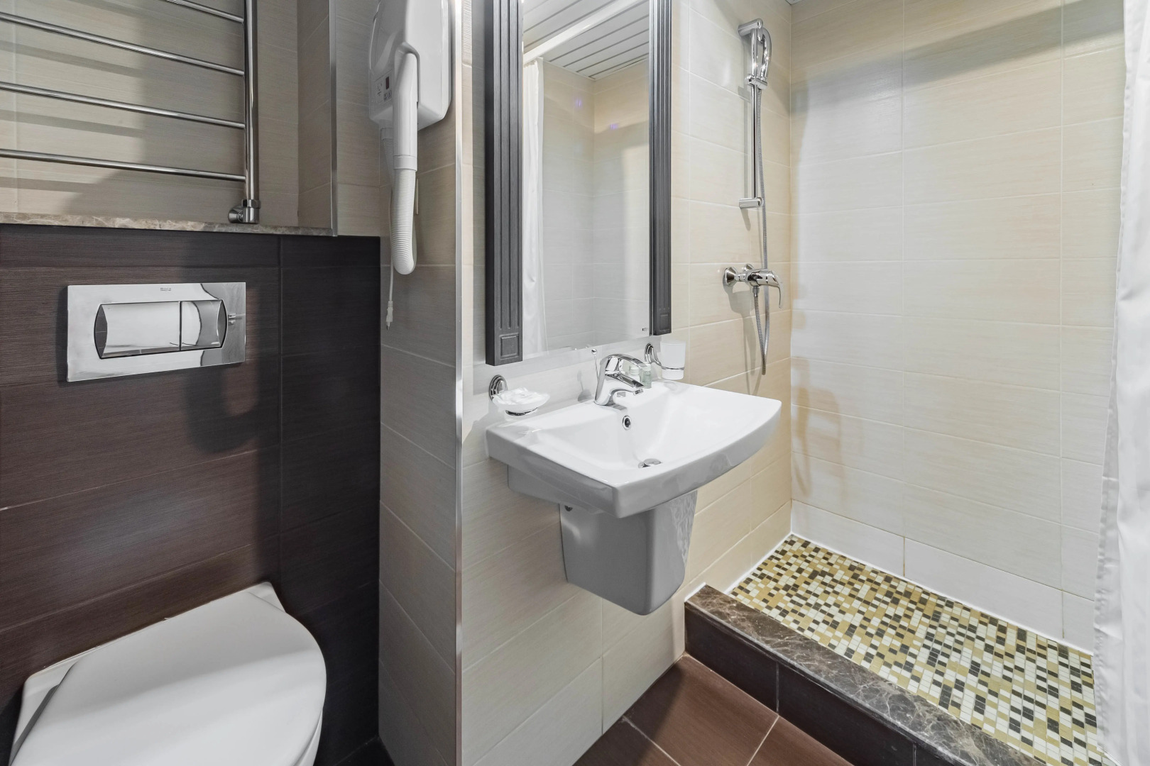 Отель Астро Плаза