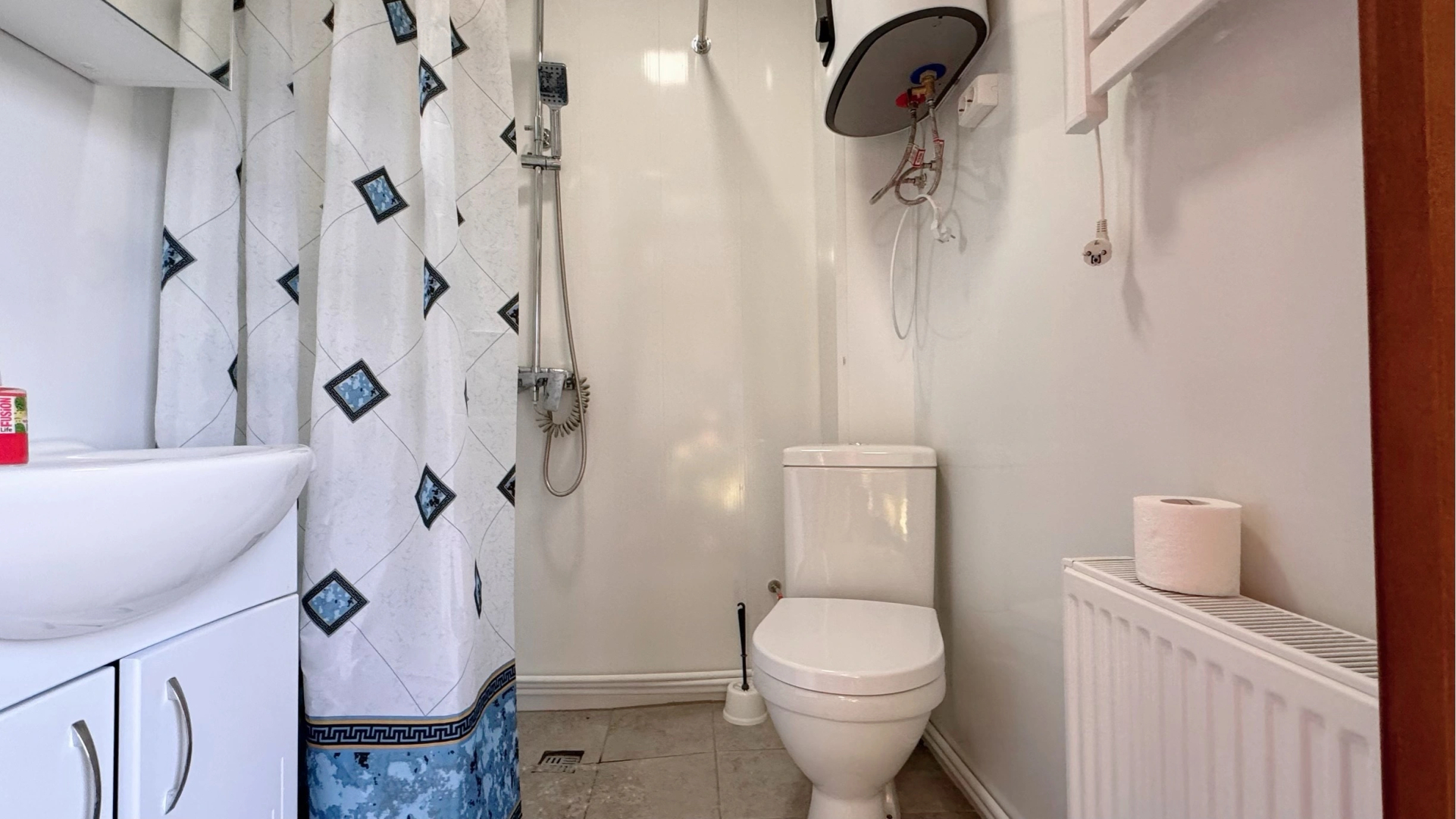 Частный дом у моря с беседкой