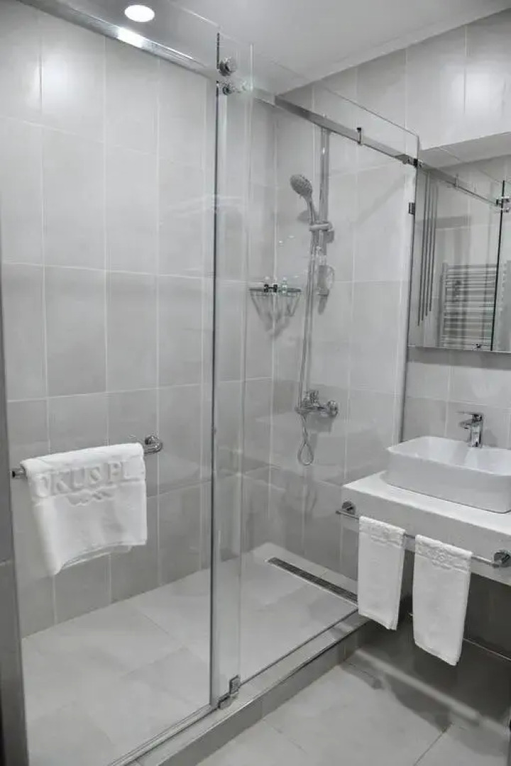 Отель Krokus Plaza