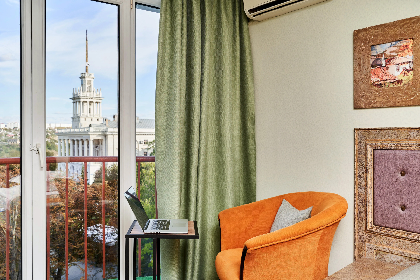 Арт-Отель Украина