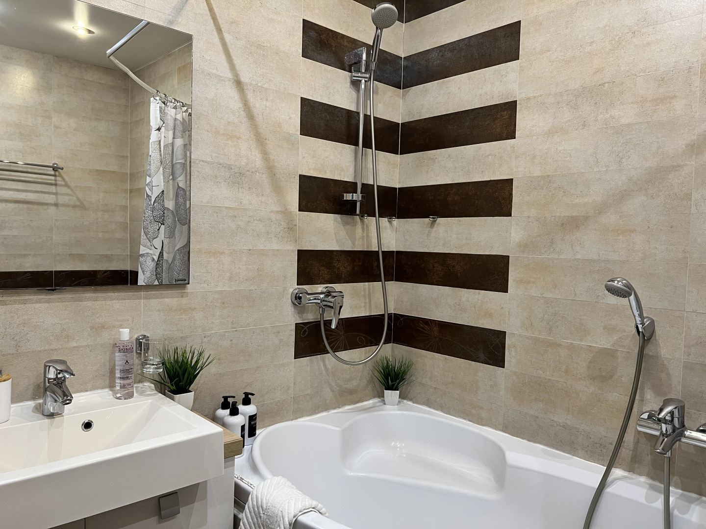 Квартира Просторная Двухкомнатная в Центре Города