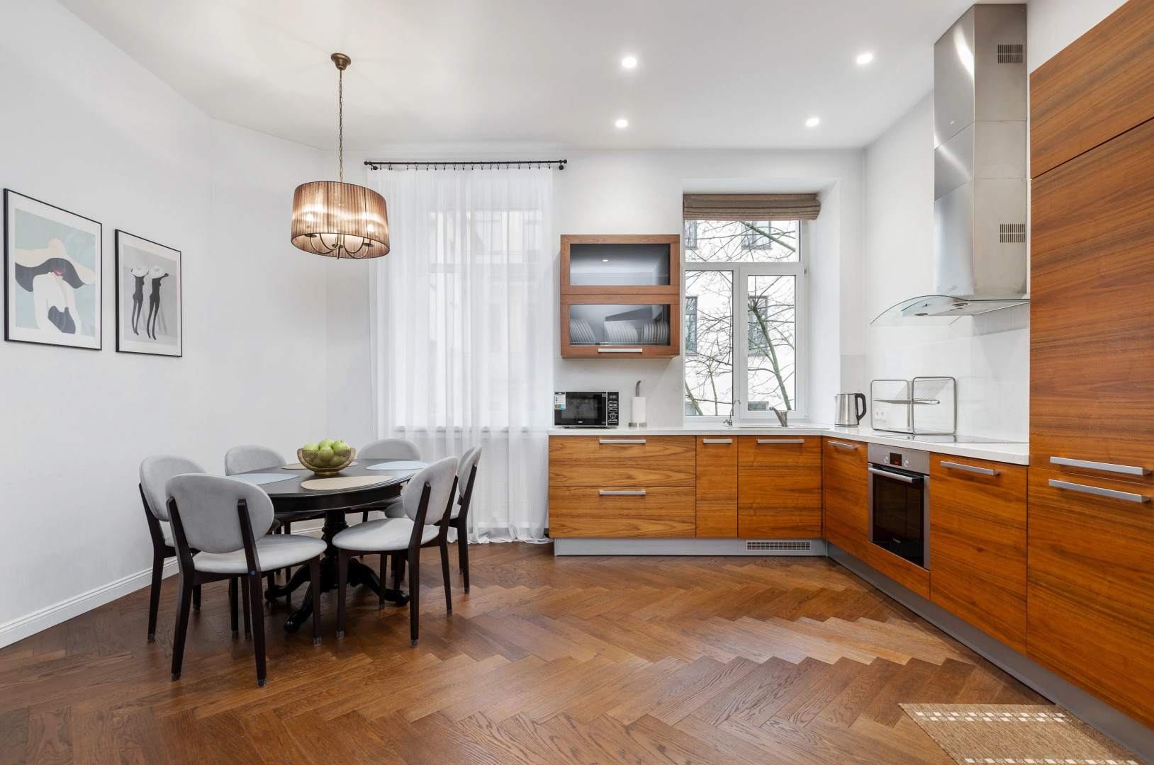 Апартаменты 4-комнатные HomeApart К.Маркса, 30